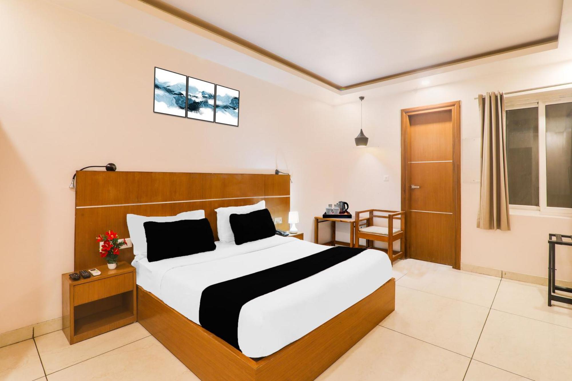 Super Townhouse Viraj Khand Formerly Veridian Inn Chinhat Exterior foto