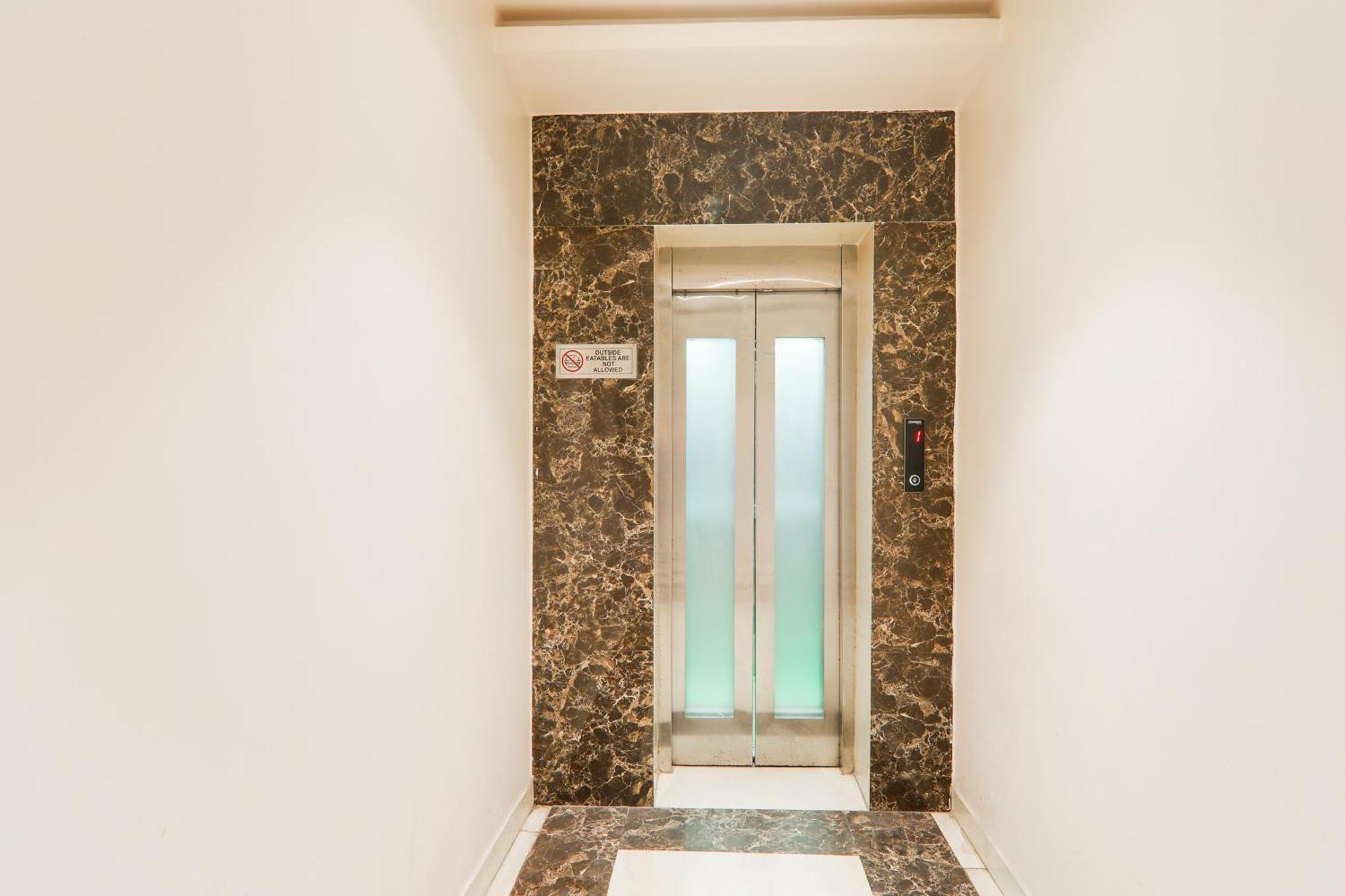 Super Townhouse Viraj Khand Formerly Veridian Inn Chinhat Exterior foto