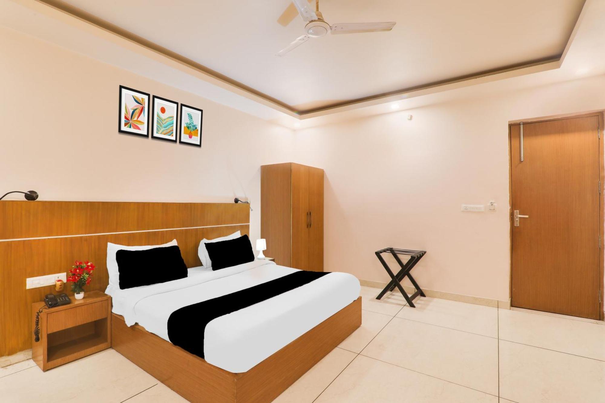 Super Townhouse Viraj Khand Formerly Veridian Inn Chinhat Exterior foto