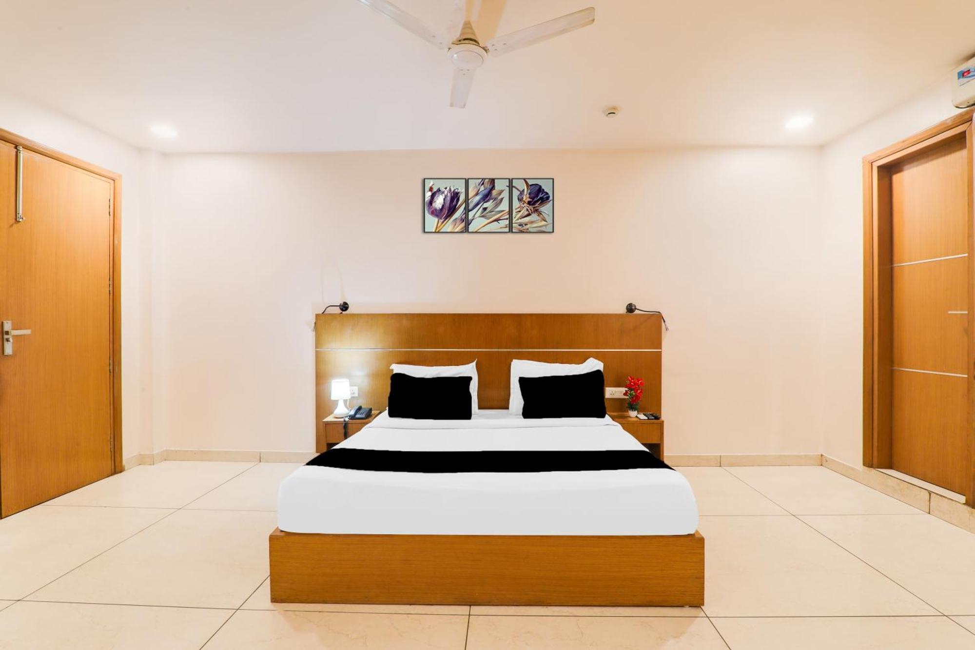 Super Townhouse Viraj Khand Formerly Veridian Inn Chinhat Exterior foto