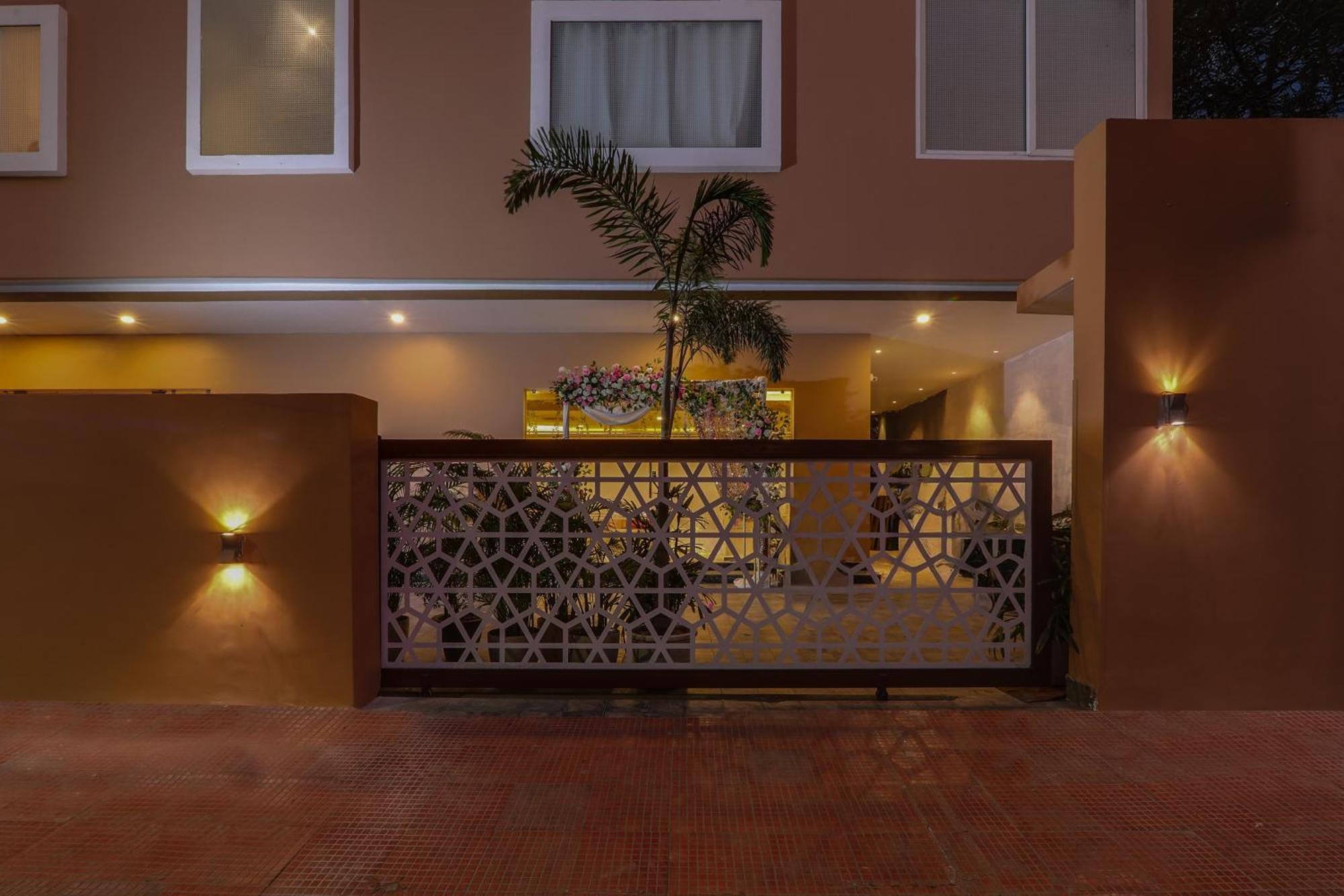 Super Townhouse Viraj Khand Formerly Veridian Inn Chinhat Exterior foto